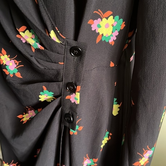 ASOS DESIGN ruched front button up wrap shirt midi dress in black floral print - Picture 9 of 16